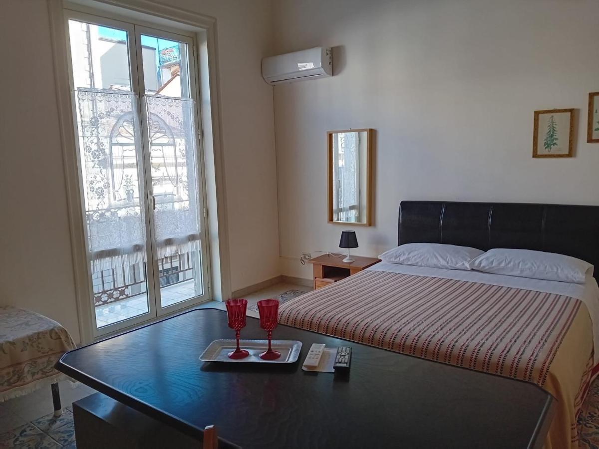 Casa Nonno Enrico In Via Oreto Palermo Eksteriør billede
